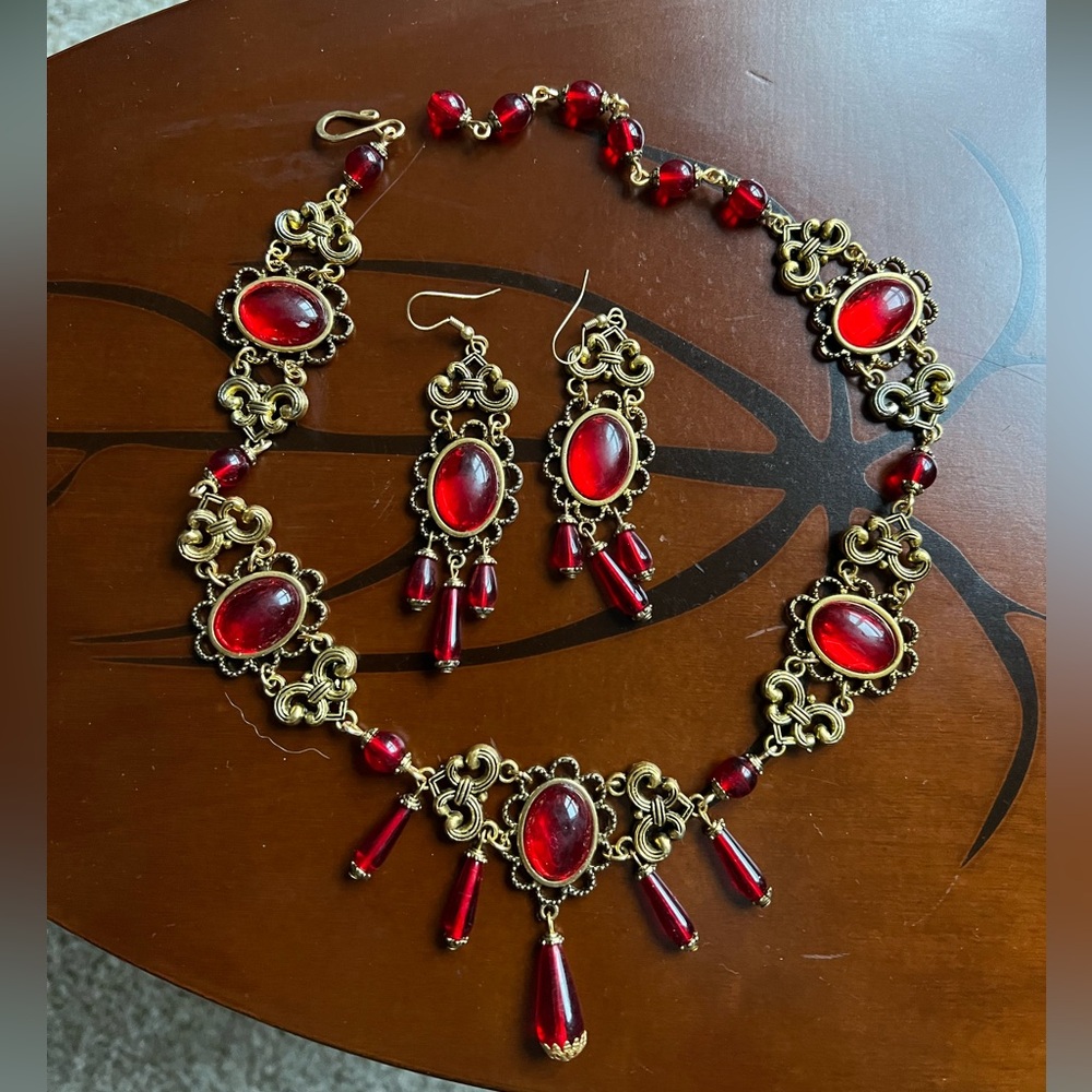Elegant Red And Gold Jewelry Set - image 1